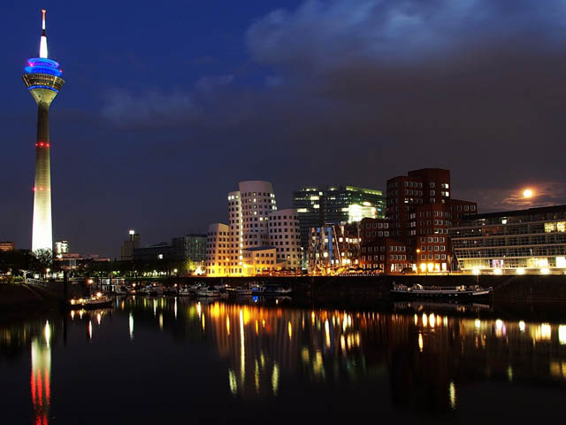 Der Passagiertransport mit dem Van von Serbien nach DÜSSELDORF