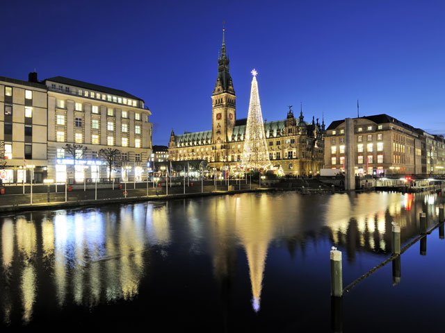 Der Passagiertransport mit dem Van von Serbien nach Hamburg - Van-Personentransports von Serbien nach Deutschland